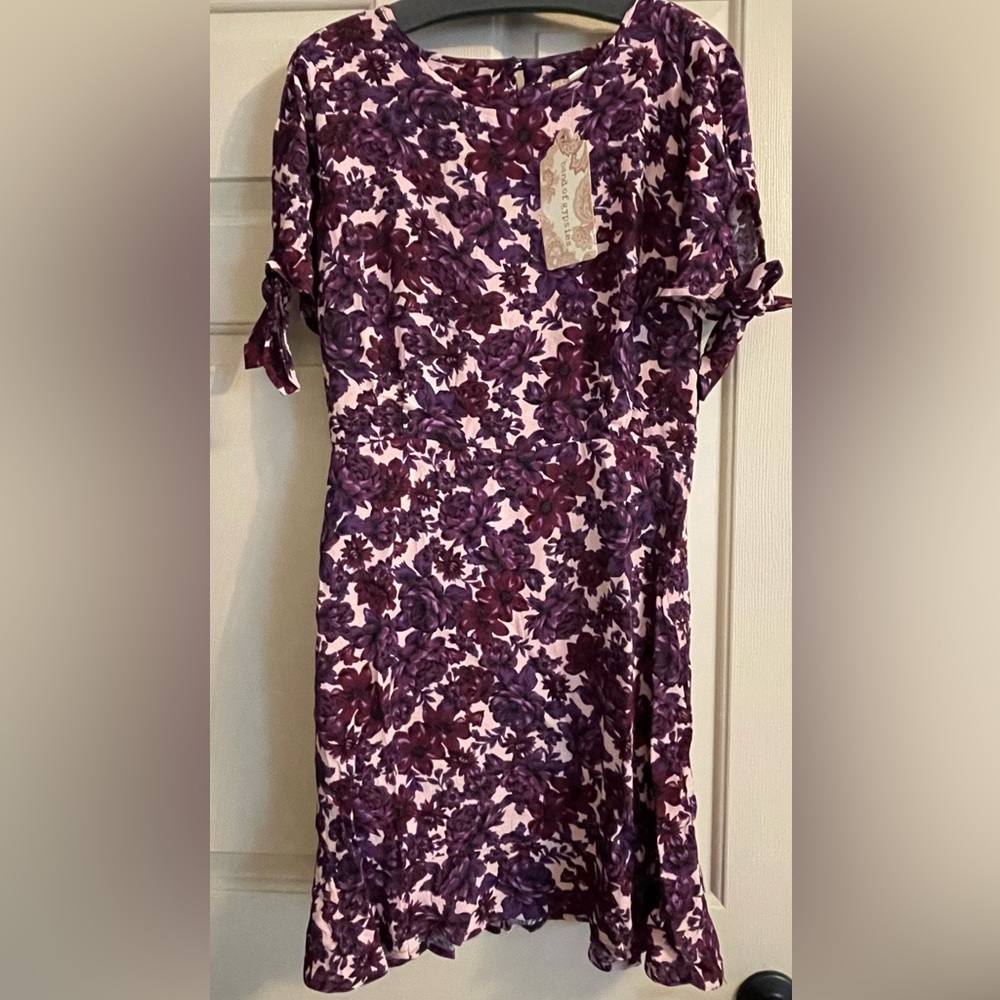 BAND OF GYPSIES. Size medium. New with tag